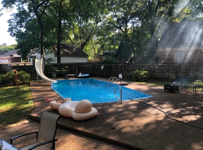 Foto del edificio - 8105 Savannah Way