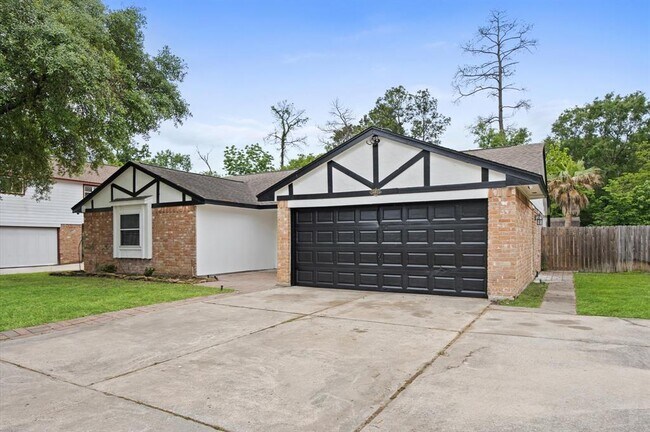 Foto del edificio - 16910 Glen Eagle Dr N