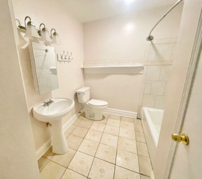 Foto del edificio - 8531 Dinkins St
