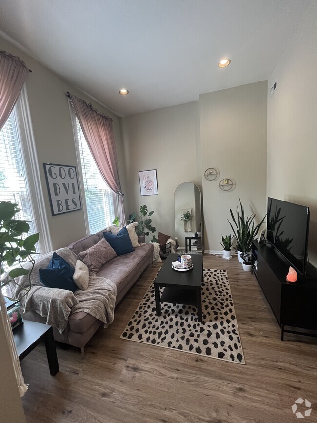 Little Italy Apartments for Rent Chicago, IL 3 Rentals