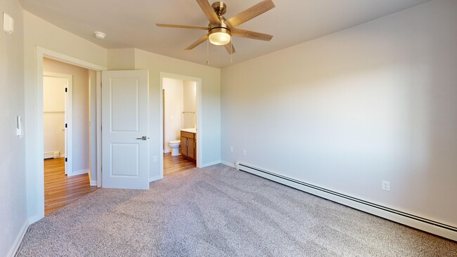 2 Bed/2 Bath Bathroom (1100-41) - Legacy Creekside Apartments