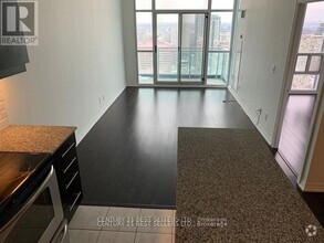 Building Photo - 223-2223 Webb Dr
