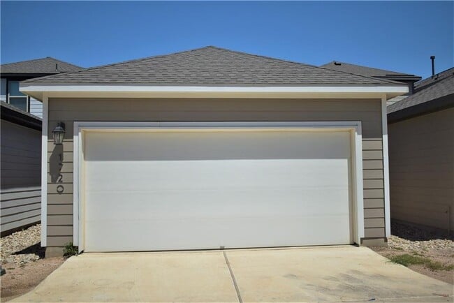 Building Photo - 1720 Yaupon Grove Ln
