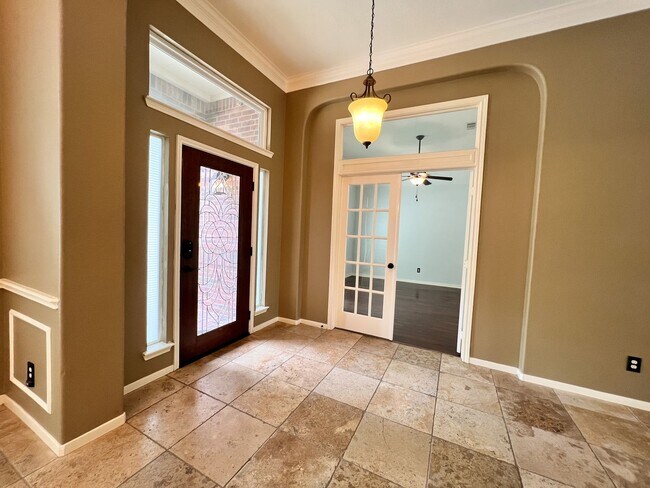 Building Photo - Spacious 3-Bedroom Home with Pool and Luxurious Upgrades Available for Lease"