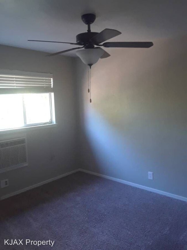 Foto del edificio - 801 McClatchy Way