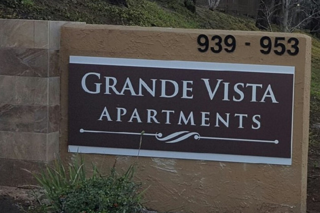 Building Photo - Grande Vista Apartments