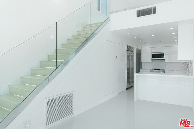 Foto del edificio - 2419 Ocean Front Walk