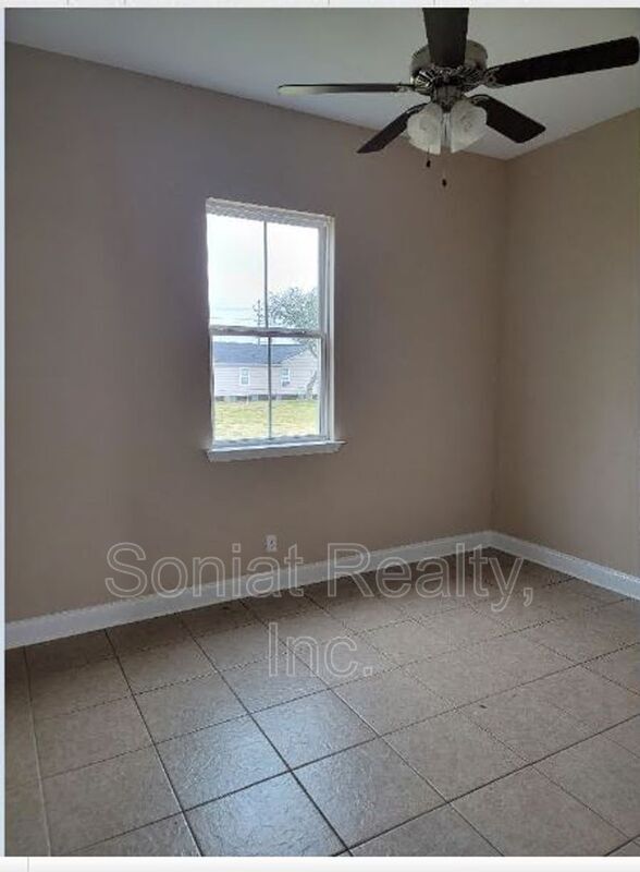Foto del edificio - 2325 Abundance St