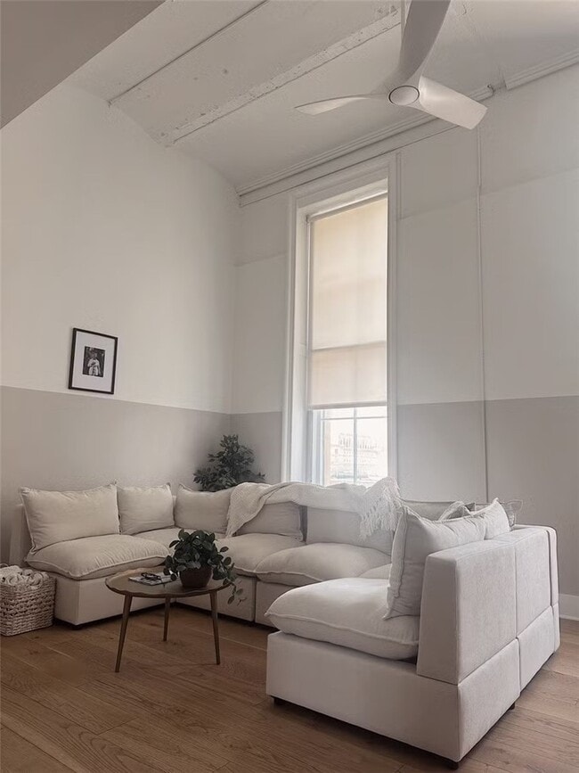 Building Photo - 30 W Broad St