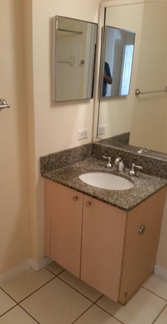 Foto del edificio - 2586 Centergate Dr