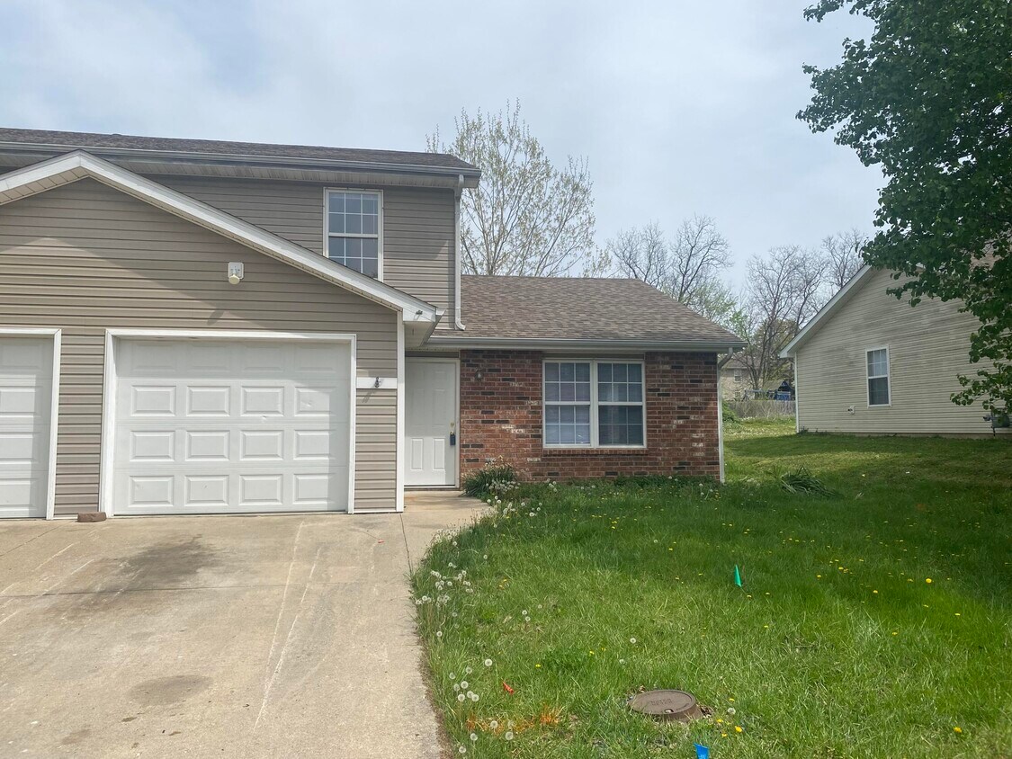 Foto principal - 5785 E Limoges Dr