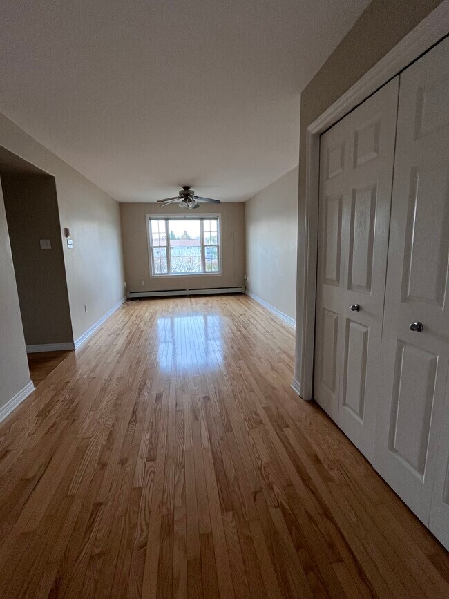 Photo du bâtiment - Welcome to Ashwood Apartments –  Two-Bedro...