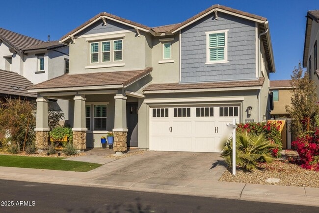 Building Photo - 1336 E Sierra Vis Dr