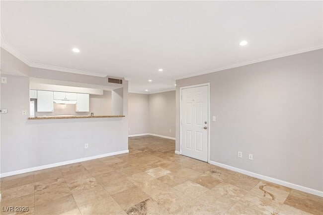 Building Photo - 8101 W Flamingo Rd