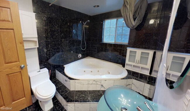 Foto del edificio - 1 br, 1 bath House - 1638 W Blackhawk St P...