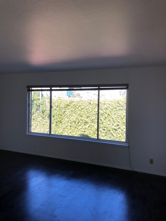 Building Photo - 2529 San Bruno Ave