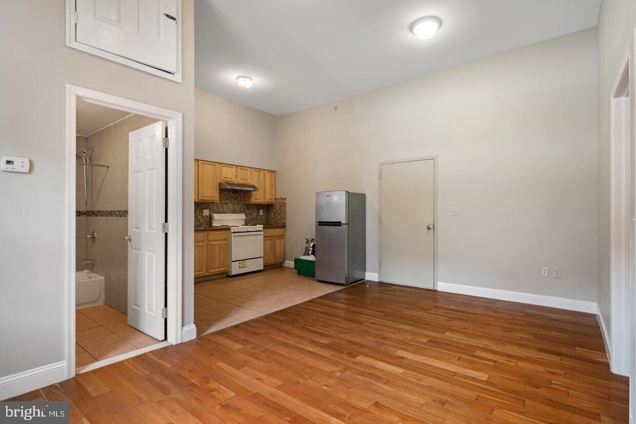 Foto principal - 1017 Arch St