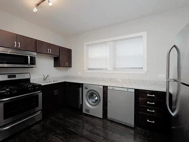 Foto del edificio - 1540 W Waveland Ave