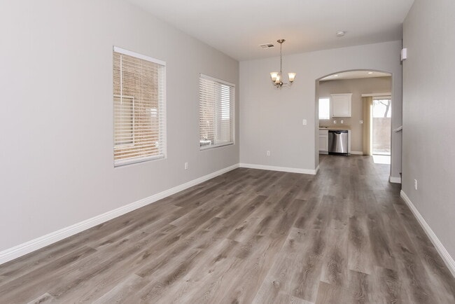 Building Photo - 5565 W Sun Temple Ave