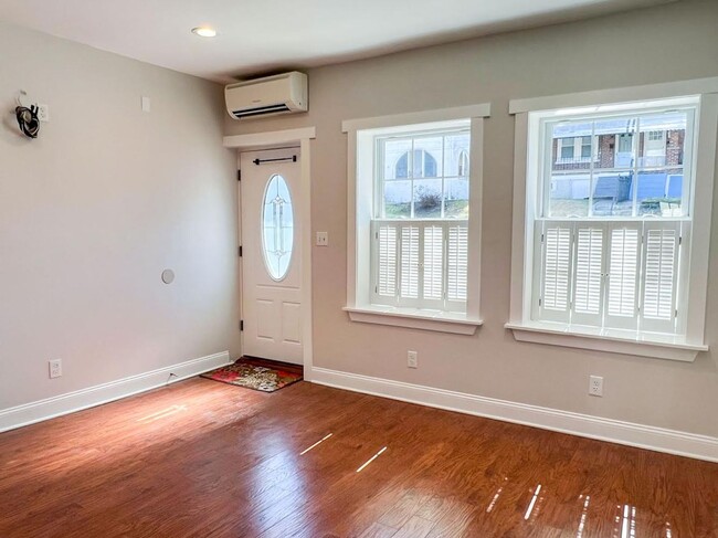 Foto del edificio - Recently Renovated 3-Bedroom, 2 Bath Bridg...