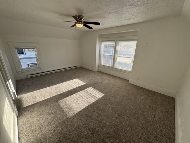Living Room - 934 N 5th St