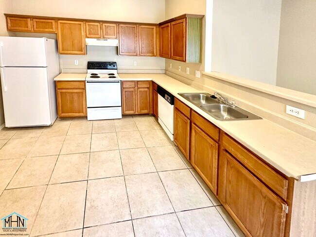 Foto del edificio - Charming Duplex for Rent: Your Ideal Home ...