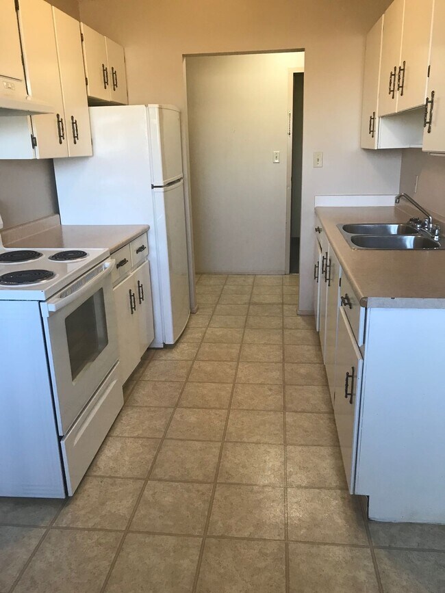 Photo du bâtiment - 1 Bed 1 Bath Unit in Red Deer, AB