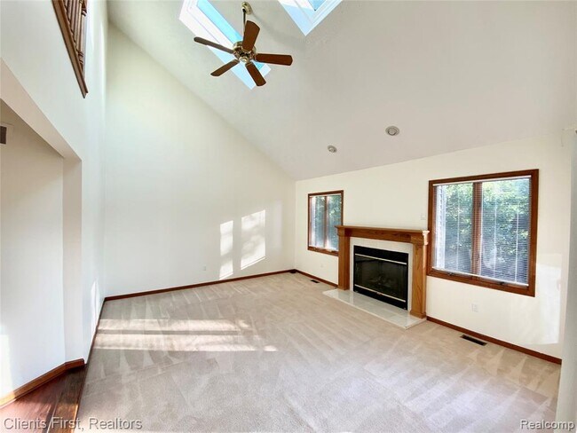 Foto del edificio - 7233 Oakwood Dr