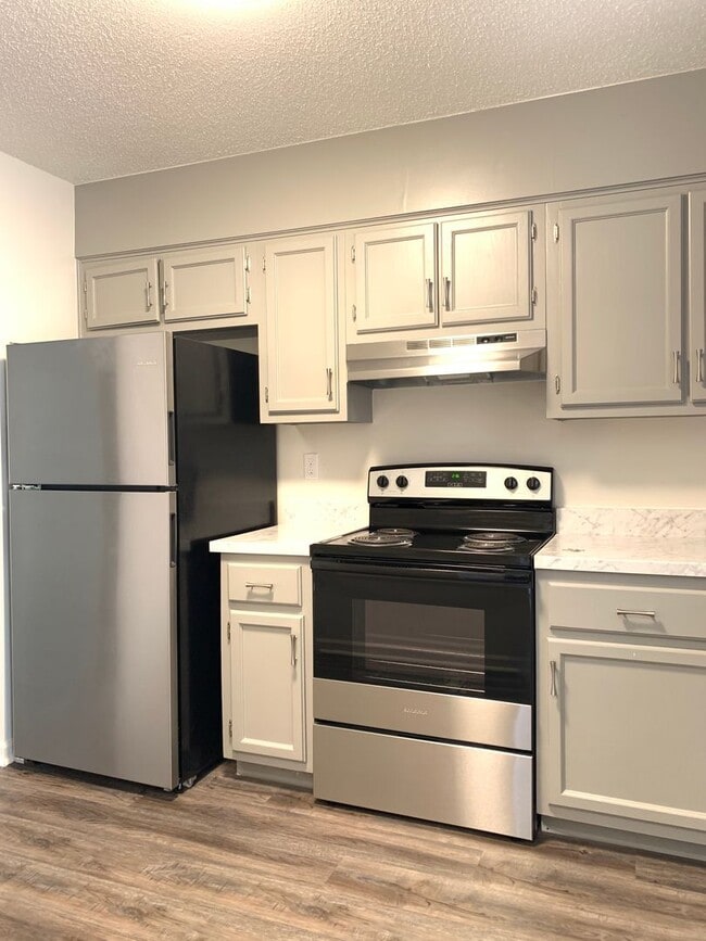 Building Photo - 1707 Wembleton Dr