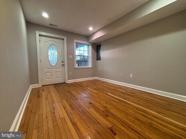 Foto del edificio - 1122 W Hamburg St