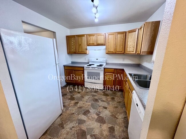 Foto del edificio - Blanco Ave. Duplexes