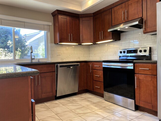 Building Photo - 18516 Greenridge Ct
