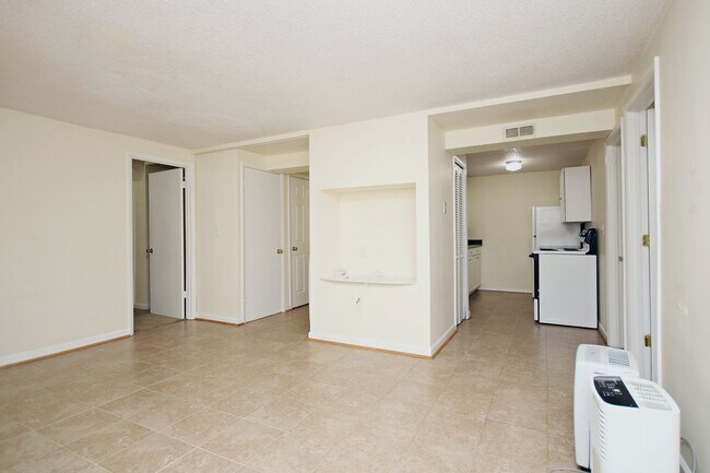 Foto del edificio - Student-Friendly Fry's Spring Basement Apartment
