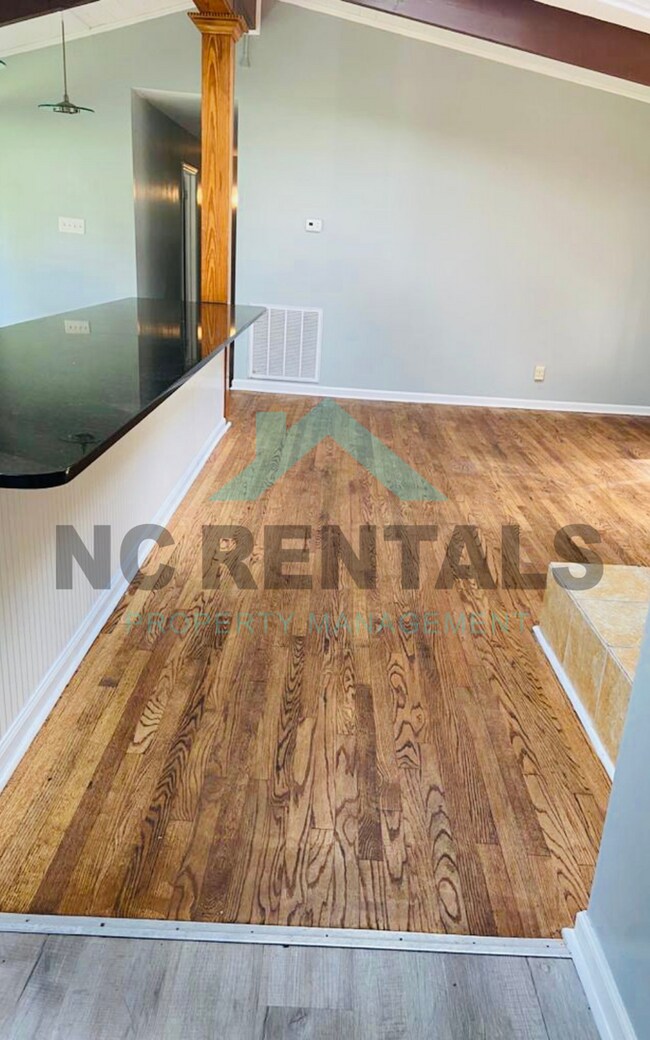 Foto del edificio - 1212 Red Oak Ave