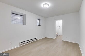 Building Photo - 4242 Pine St