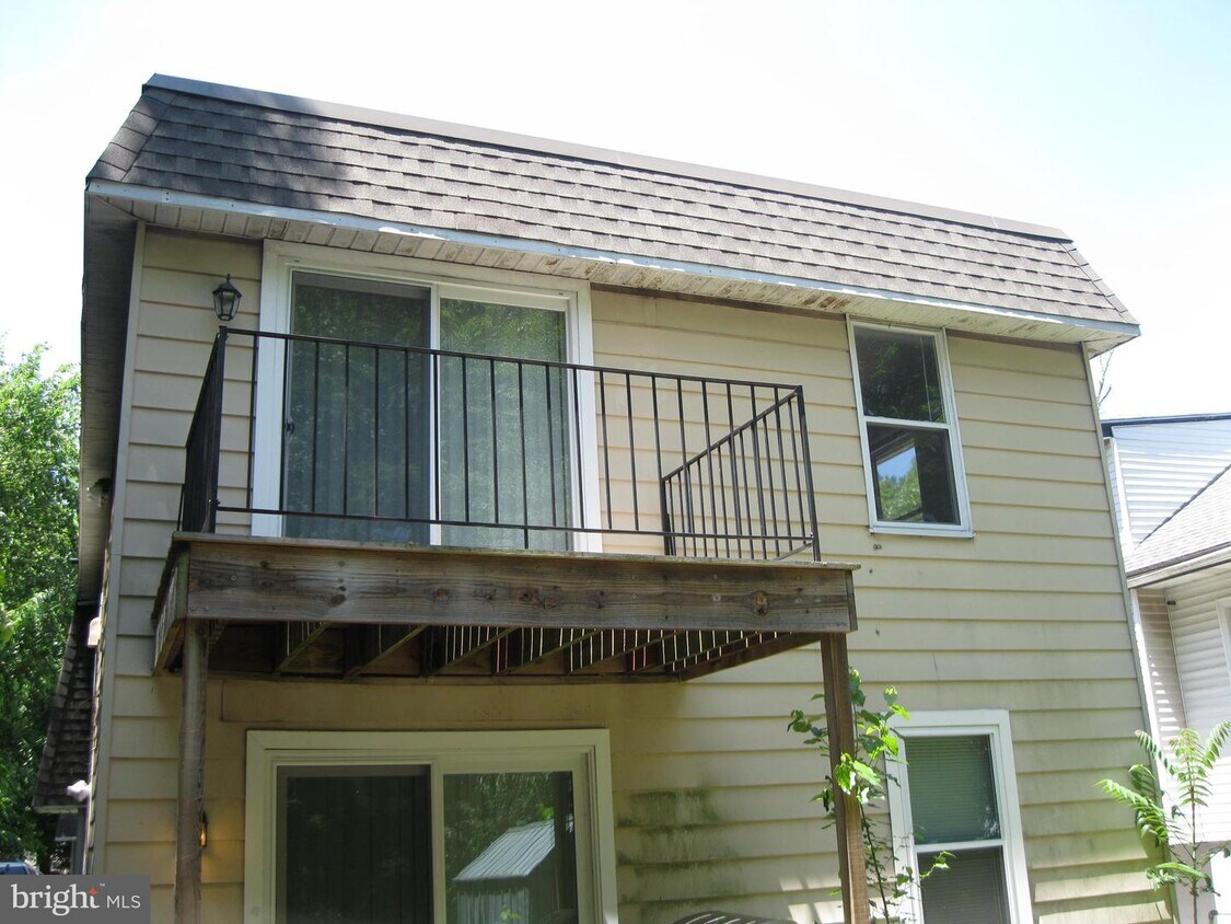 18 W Coulter Ave, Collingswood, NJ 08108 House Rental in Collingswood