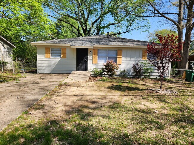Building Photo - 7120 Redwood Dr