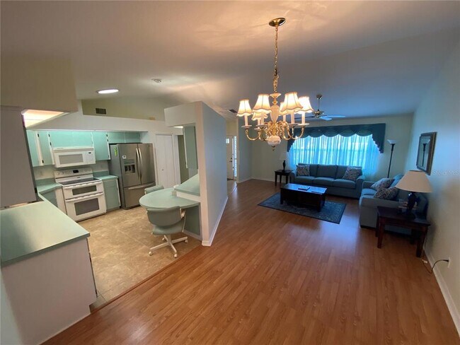 Foto del edificio - 26840 Racquet Cir