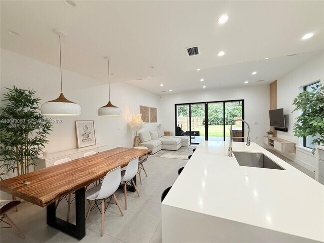 Foto del edificio - 8871 SW 28th St