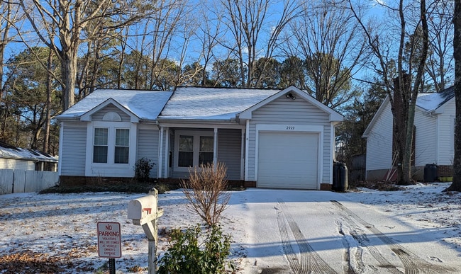 Room in House on Golden Oak Ct