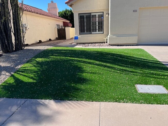 Building Photo - Adorable light and bright! 3Bedroom/2Bath ...