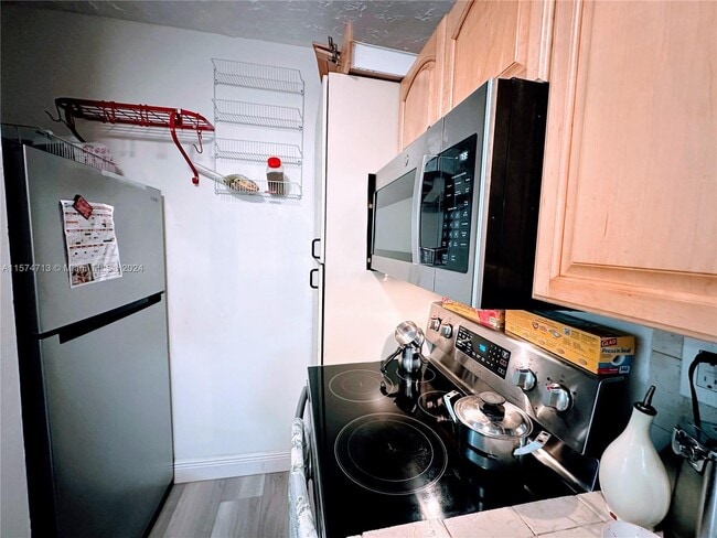 Foto del edificio - 6070 W 18th Ave