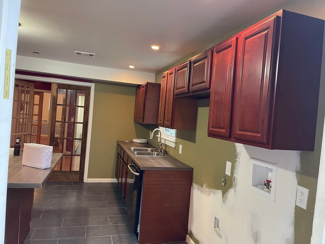 Building Photo - 375 S 19th St