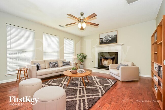 Foto del edificio - 338 Breeze Mdw