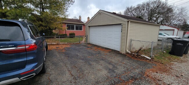 Building Photo - 8150 Crawford Ave