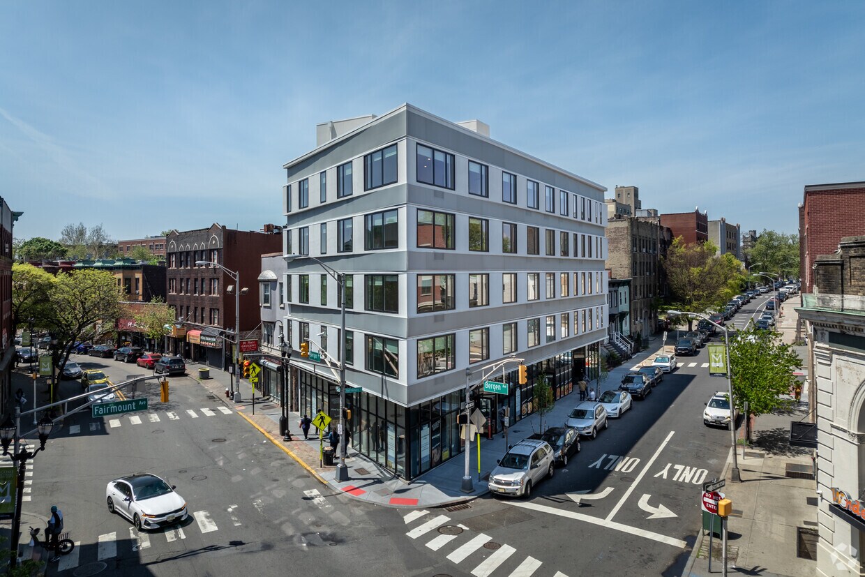 Primary Photo - The North Star Apartments