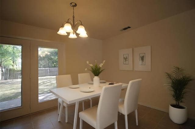 Building Photo - 3504 Bahamas Dr