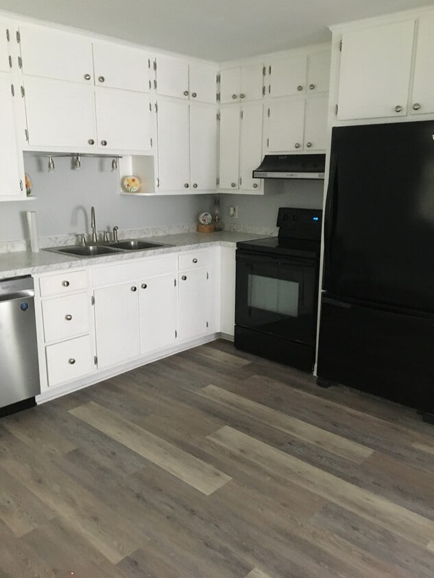 Foto principal - 403 E Maple St