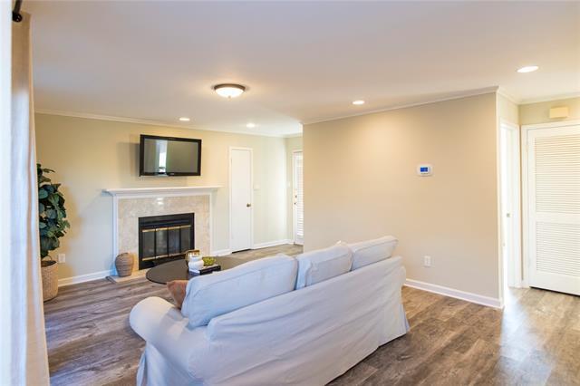 Building Photo - 2719 Silver Creek Dr