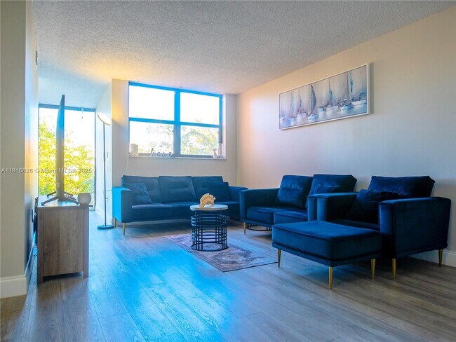 Foto del edificio - 9400 W Flagler St